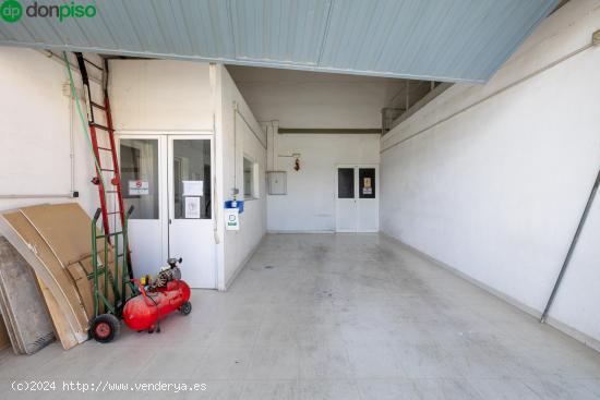 Nave - Obrador de panadería en pleno funcionamiento - GRANADA