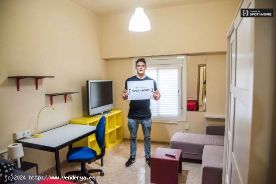  Amplia habitación en alquiler, apartamento de 5 dormitorios, El Pla del Real. - VALENCIA 