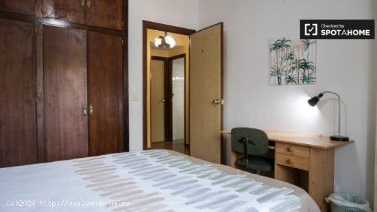 Habitación soleada para alquilar en apartamento de 5 dormitorios en Alcalá De Henares - MADRID