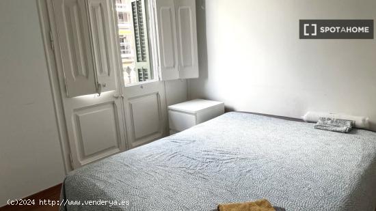 Habitación en piso compartido en barcelona. - BARCELONA