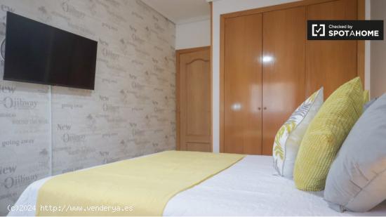 ¡Habitaciones en alquiler en un Piso de 5 habitaciones en Madrid! - MADRID