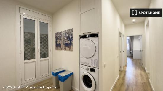 Habitaciones en alquiler en el apartamento de 7 dormitorios en El Raval, Barcelona. - BARCELONA