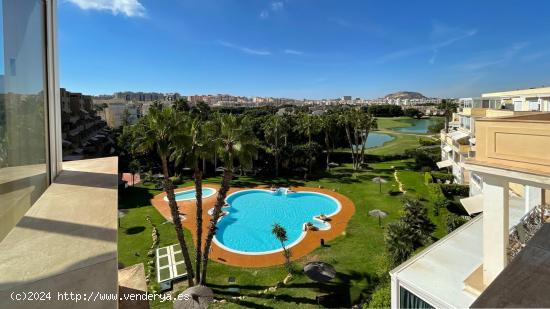 Ático con maravillosas vistas panorámicas al golf y muy cerca del Mar ! - ALICANTE