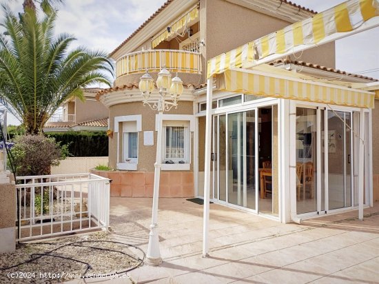 Villa en venta en Torrevieja (Alicante)