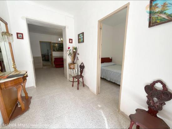 ENCANTADORA CASA DE CAMPO CON TERRENO EN LOS PUERTOS - MURCIA