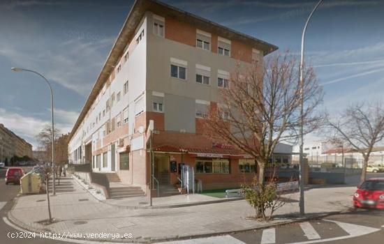 DISPONEMOS DE 2 PLAZAS DE GARAJE EN  ZONA CARREFOUR - SALAMANCA