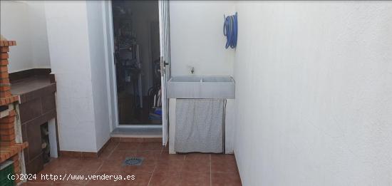 Amplio Piso de 3 habitaciones con terraza privada, garaje y trastero en La Vall d'Uixó - CASTELLON