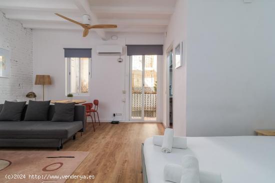 venta estudio con licencia turistica en Barcelona Poble Sec - BARCELONA