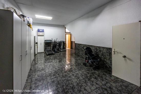 JUNTO CTRA. BARCELONA (ESCUELA RAMAR) BONITA CASA CON POSIBILIDAD VIVIR 2 FAMILIAS - BARCELONA