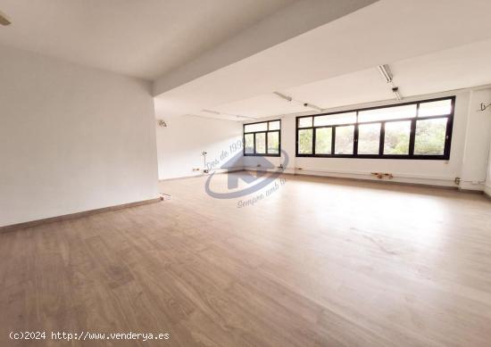 LOCAL COMERCIAL de 85 metros en PASEO DOCTOR MORAGAS (JUNTO AYUNTAMIENTO) - BARCELONA