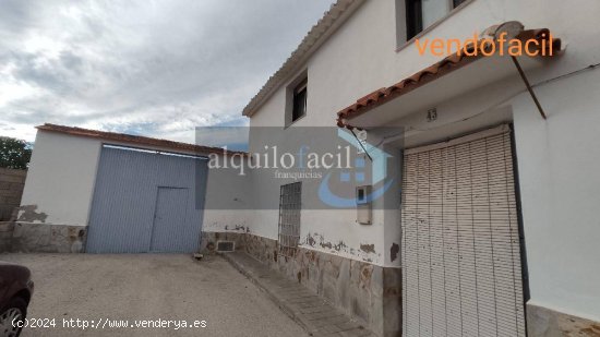  SE VENDE CASA EN VILLAVALIENTE CON PATIO DE 300 METROS Y 5 HABITACIONES POR 70000€ 