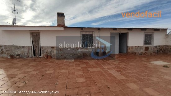 SE VENDE CASA EN VILLAVALIENTE CON PATIO DE 300 METROS Y 5 HABITACIONES POR 70000€