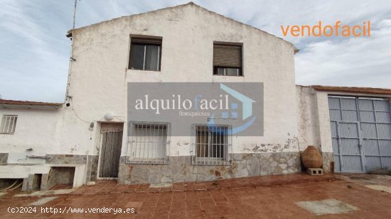 SE VENDE CASA EN VILLAVALIENTE CON PATIO DE 300 METROS Y 5 HABITACIONES POR 70000€