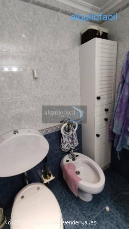 SE ALQUILA HABITACION CON BAÑO PRIVADO Y SALITA PRIVADA POR 375€ TODO INCLUIDO