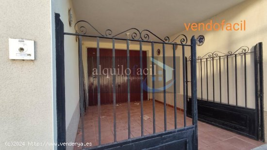 SE VENDE 0 ALQUILA CON OPCION A COMPRA ADOSADO EN VILLAVALIENTE DE 5 HABITACIONES ,4 BAÑOS Y PATIO 