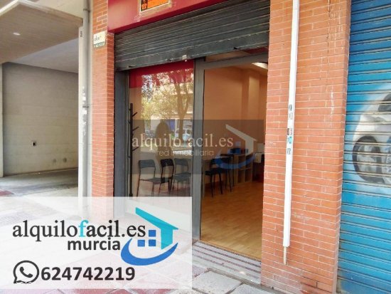 SE ALQUILA BAJO COMERCIAL POR 500€ EN LA ZONA DE SAN BASILIO EL RANERO