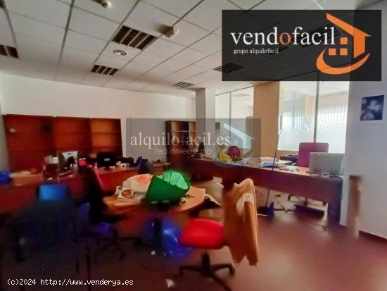 SE VENDE EDIFICIO DE OFICINAS EN C/FEDERICO GARCIA LORCA DE 350 METROS POR 225000€