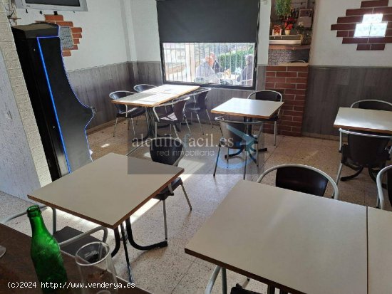 SE TRASPASA BAR DELANTE DE UN COLEGIO