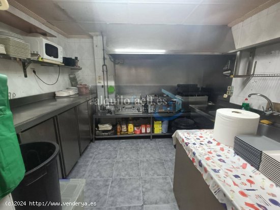 SE TRASPASA CAFETERIA TAPERIA EN SAN PABLO DE 120 METROS POR 16000€