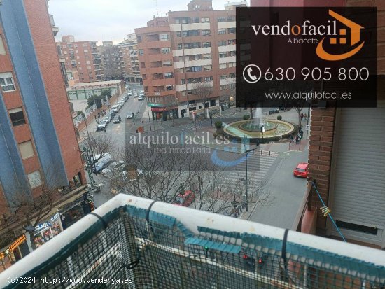 SE VENDE PISO EN AVDA. ISABEL LA CATOLICA DE 5 HABITACIONES POR 190000€