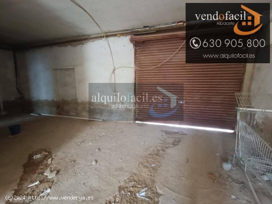 SE VENDE CASA EN BARRIO SAN PEDRO DE 250 METROS POR 115000€