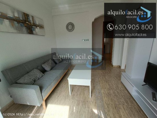 SE ALQUILAN HABITACIONES EN C/ ARQUITECTO VANDELVIRA POR 350€ TODO INCLUIDO