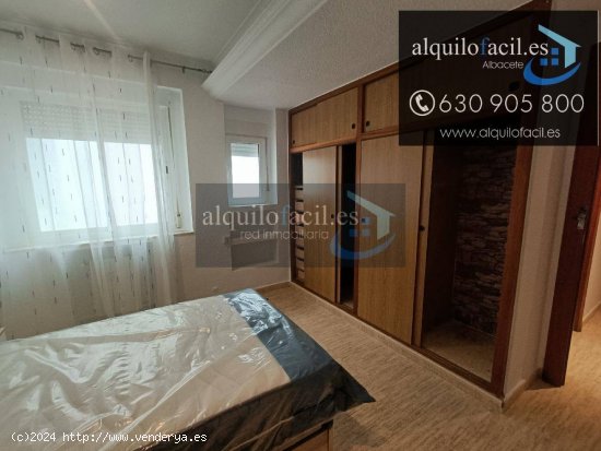 SE ALQUILAN HABITACIONES EN C/ ARQUITECTO VANDELVIRA POR 350€ TODO INCLUIDO