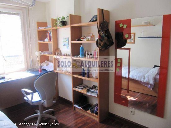 Amplia vivienda en zona de hospitales para estudiantes