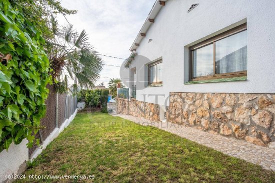 BONITA CASA UNIFAMILIAR A UNA PLANTA MAS D EN SERRA