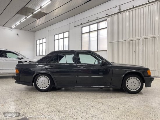 Mercedes 190 E 2.3 16V 177CV TECHO SOLAR de 1986 con 119.667 Km por 30.000 EUR. en Barcelona