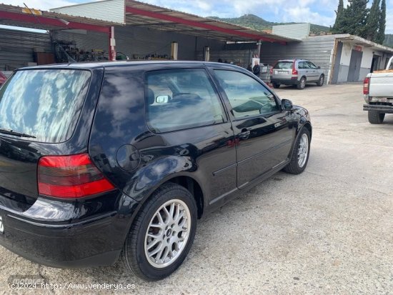  Volkswagen Golf 1.8 GTI 3P 150CV de 2002 con 151.680 Km por 3.300 EUR. en Barcelona 