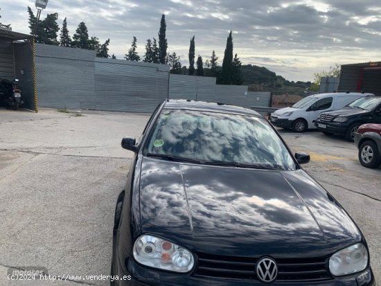 Volkswagen Golf 1.8 GTI 3P 150CV de 2002 con 151.680 Km por 3.300 EUR. en Barcelona