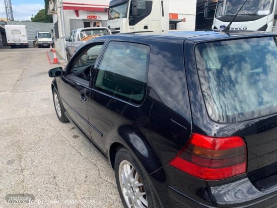 Volkswagen Golf 1.8 GTI 3P 150CV de 2002 con 151.680 Km por 3.300 EUR. en Barcelona