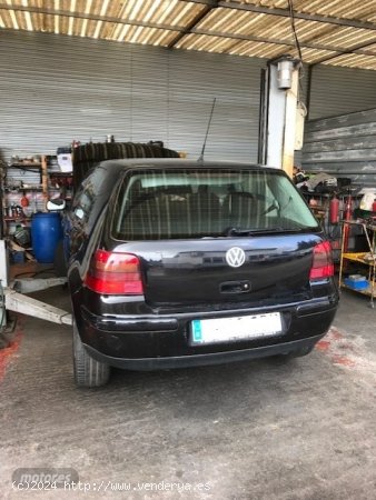 Volkswagen Golf 1.8 GTI 3P 150CV de 2002 con 151.680 Km por 3.300 EUR. en Barcelona