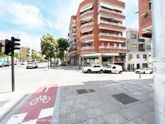 PRECIOSO LOCAL COMERCIAL CON MUCHO ESCAPARATE - BARCELONA