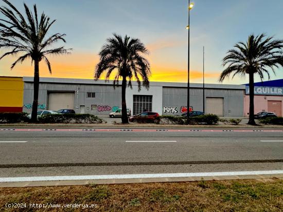  SE ALQUILA - Nave en Polígono Benieto de Gandia  muchas posibilidades y gran visibilidad - VALENCIA 