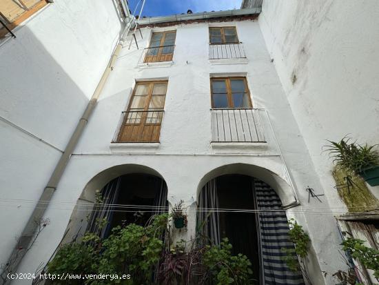  CASA DE TECHOS ALTOS EN PLENA JUDERÍA, CORDOBA - CORDOBA 