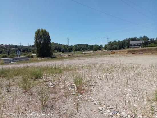 SE VENDE NAVE CON 8.000 M2 DE TERRENO - LEON