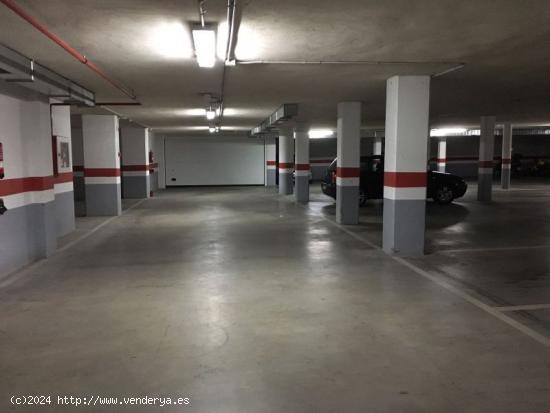 PLAZAS DE PARKING EN  EDIFICIO MIGUEL DE CERVANTES- LA ROSALEDA DESDE 5.000 EUROS - LEON