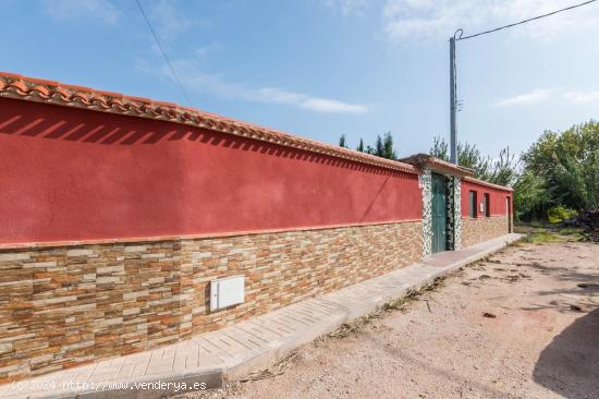 Bonita casa en La Raya con piscina y parcela de 700 m2 - MURCIA