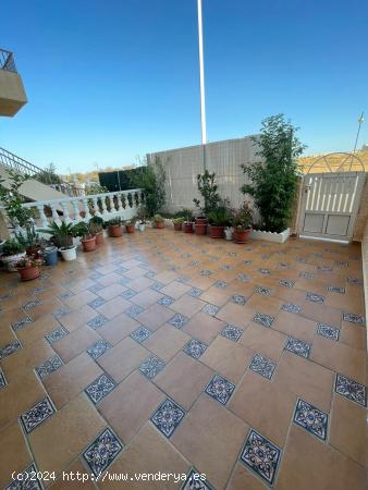 Bungalow planta baja con patio al lado de la playa-La Mata - ALICANTE