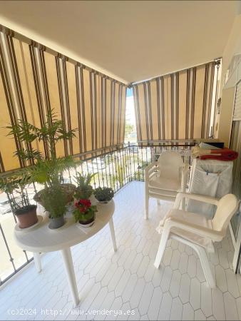  PISO EN VENTA DE 4 HABITACIONES EN ZONA DEL PUERTO DEPORTIVO EN FUENGIROLA  A 5 MINUTOS DE LA PLAYA  