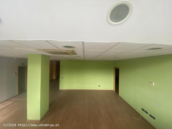 SE VENDE LOCAL COMERCIAL EN TERRASSA - BARCELONA