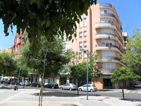 BUENA PLAZA DE APARCAMIENTO JUNTO A URBANISMO - CORDOBA