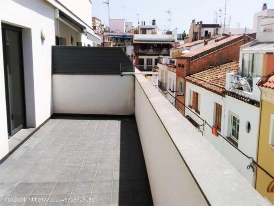 ESTUDIO CON TERRAZA EN SEGUNDA LINEA DE MAR - BARCELONA