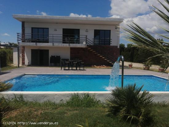 Chalet, vistas al mar, piscina y gran terreno de 1650 metros! - TARRAGONA