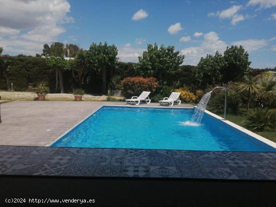 Chalet, vistas al mar, piscina y gran terreno de 1650 metros! - TARRAGONA