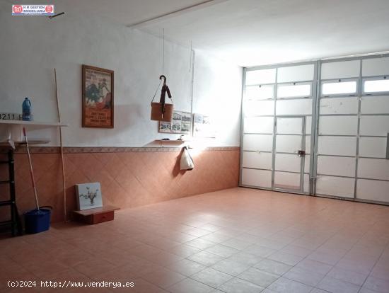 AMPLIA CASA  REFORMADA EN PLANTA BAJA CON PATIO PARA ENTRAR A VIVIR, JUNTO AL SANTO - CIUDAD REAL