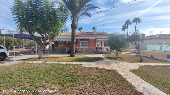 CHALET INDEPENDIENTE EN GIRASOLES - ALICANTE