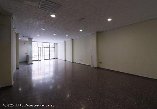 LOCAL COMERCIAL DE 330 M2 EN LA MEJOR UBICACIÓN DE LLIRIA JUNTO A MERCADONA Y CONSUM - VALENCIA